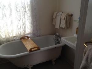 Mark Twain room...a lovely clawfoot tub