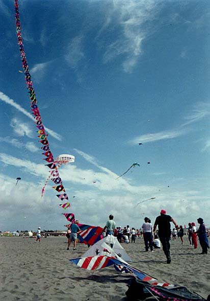 kite train in the air