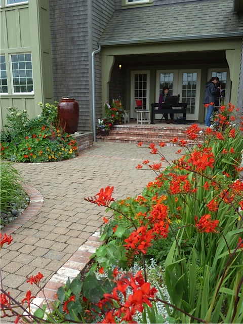 path to front porch